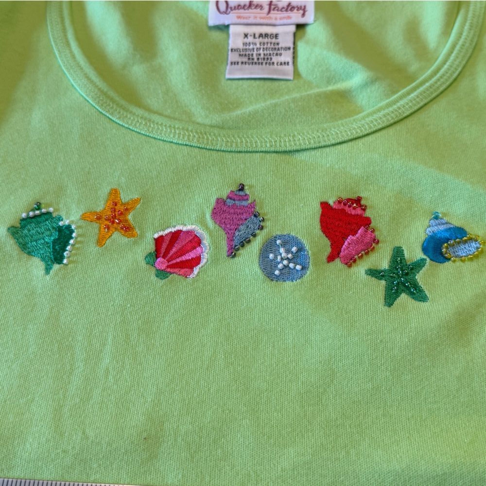 Quacker Factory Womens XL Short Sleeve T-Shirt with Colorful Seashell Embroidery - Picture 6 of 6